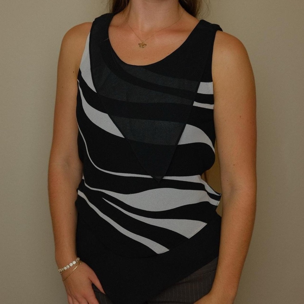 SSAda Black and White Wave Pattern Tank Top